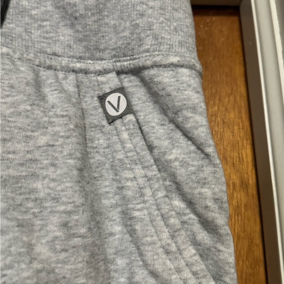 Livi crop/capri plus size sweatpants heather grey Sz 22/24 - Picture 2 of 4